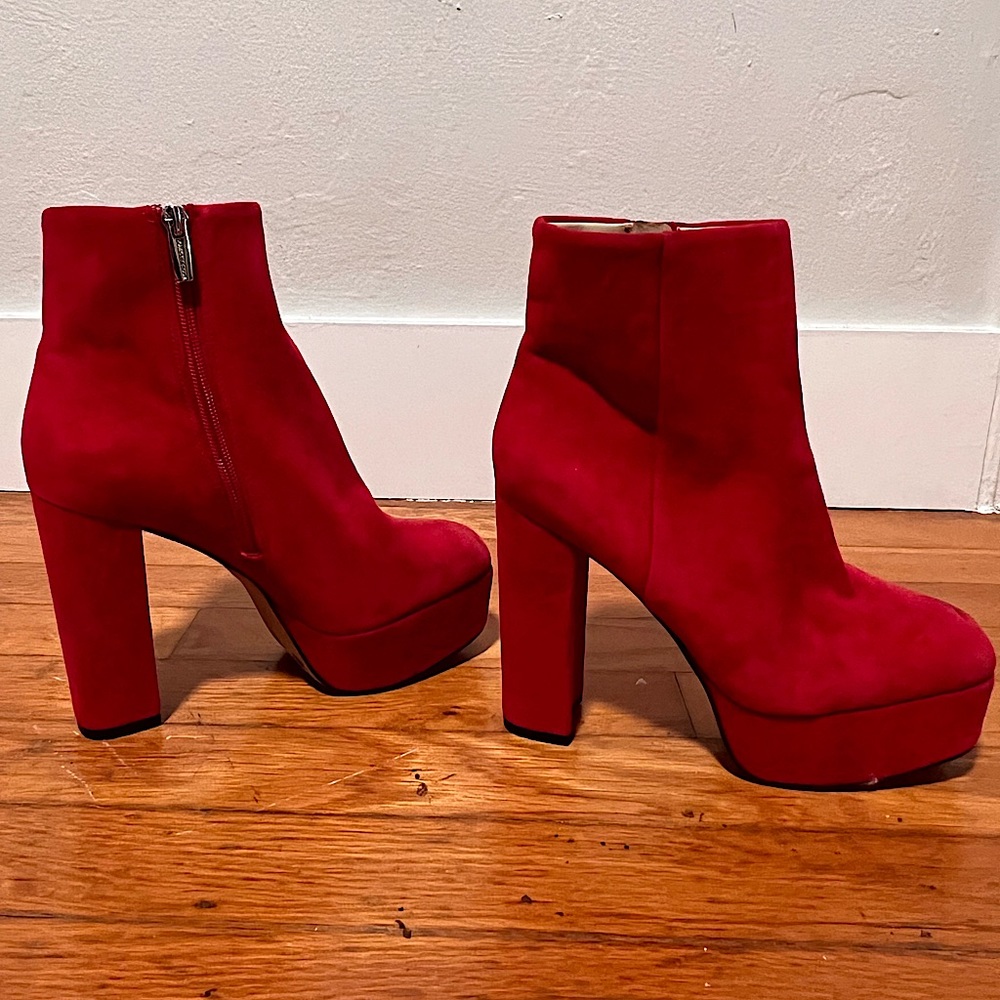 Vince Camuto Leslieon Square Toe Platform Boot in Ramba Red